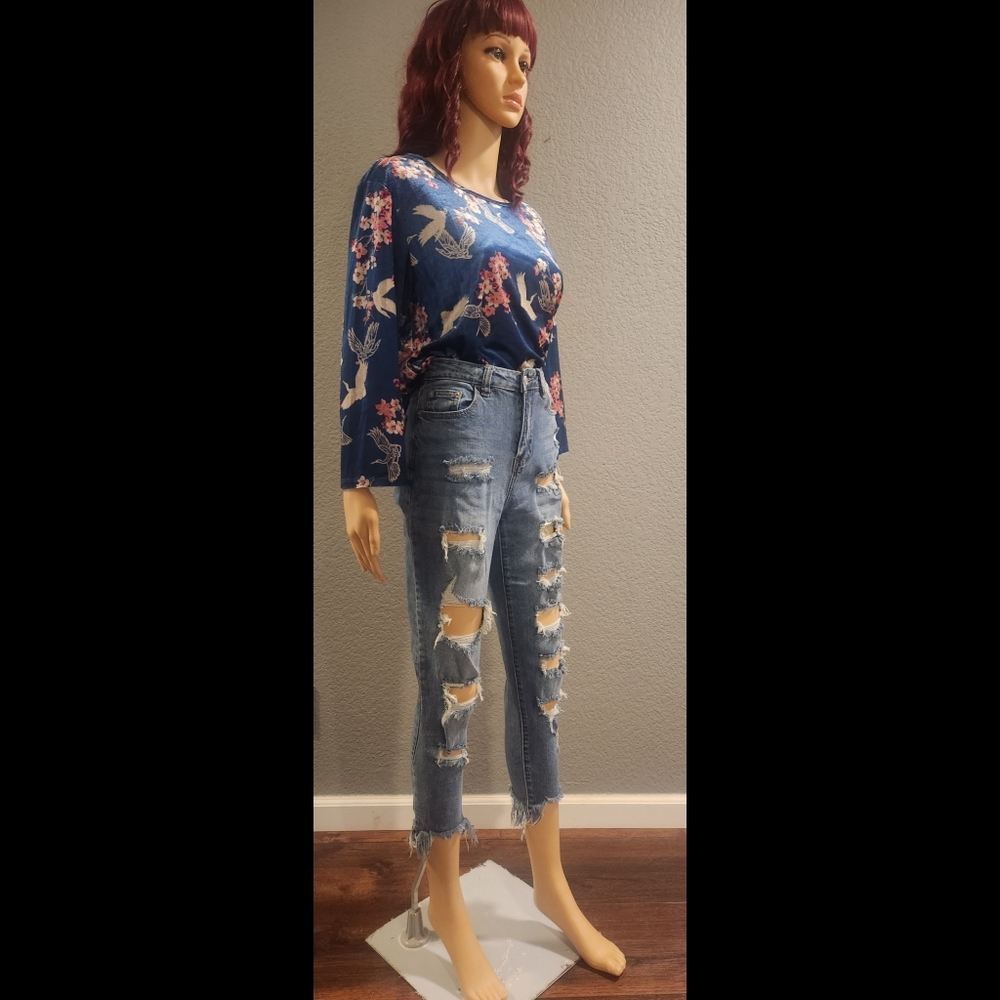 Distressed Jeans - Picture 4 of 16